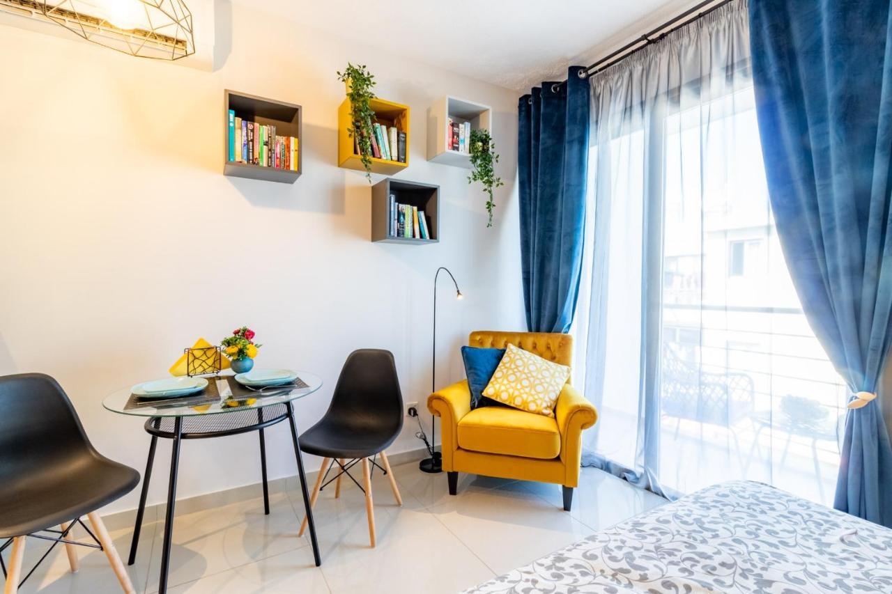 Light House - Seafront Cosy Studio With Library Pafos Dış mekan fotoğraf