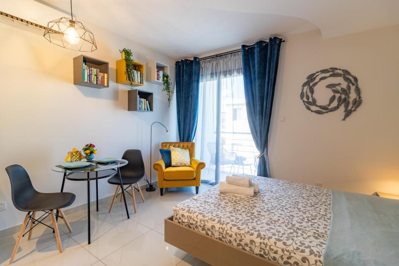 Light House - Seafront Cosy Studio With Library Pafos Dış mekan fotoğraf