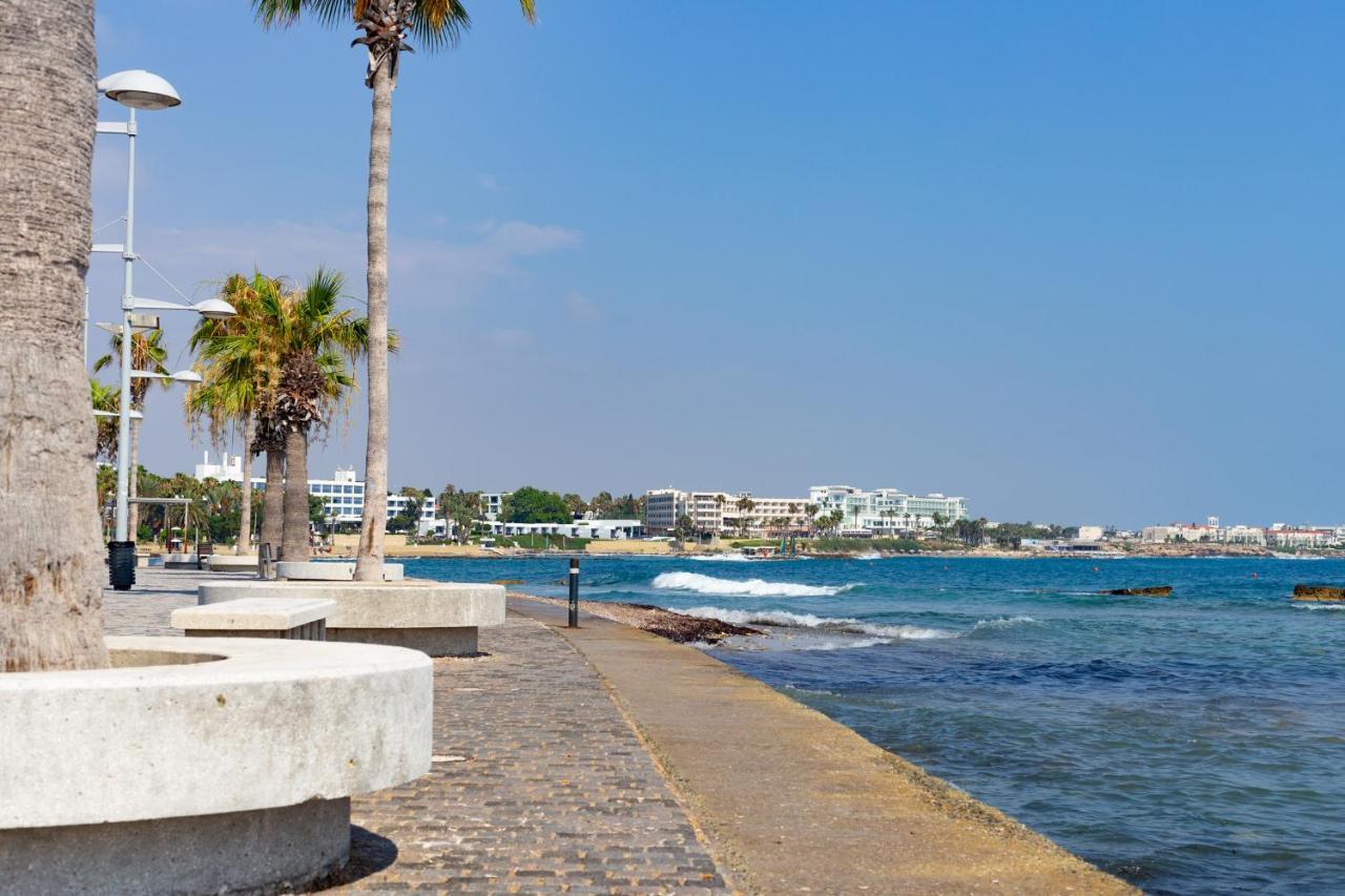Light House - Seafront Cosy Studio With Library Pafos Dış mekan fotoğraf