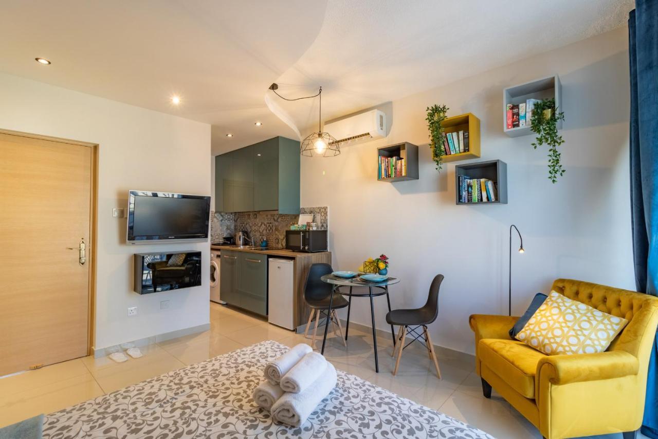 Light House - Seafront Cosy Studio With Library Pafos Dış mekan fotoğraf